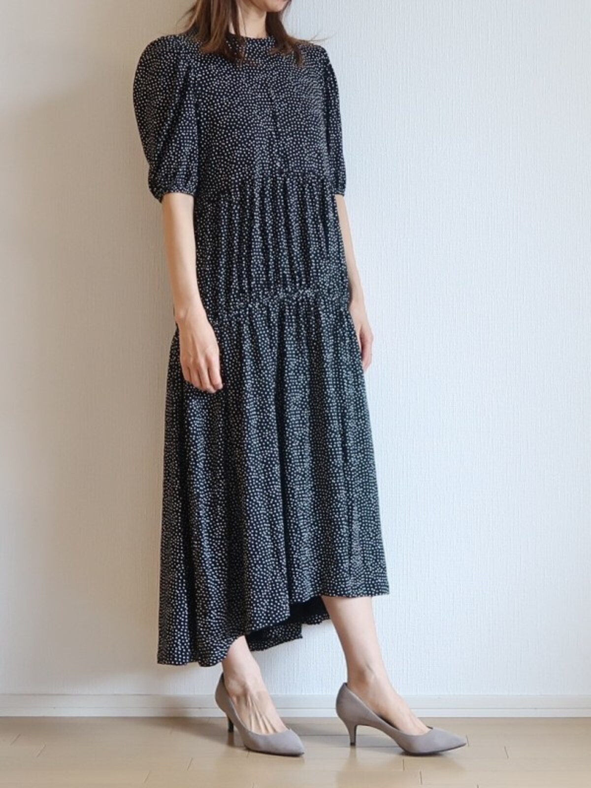 後ろがしっかり長め丈なのは大人の女性が嬉しいポイント