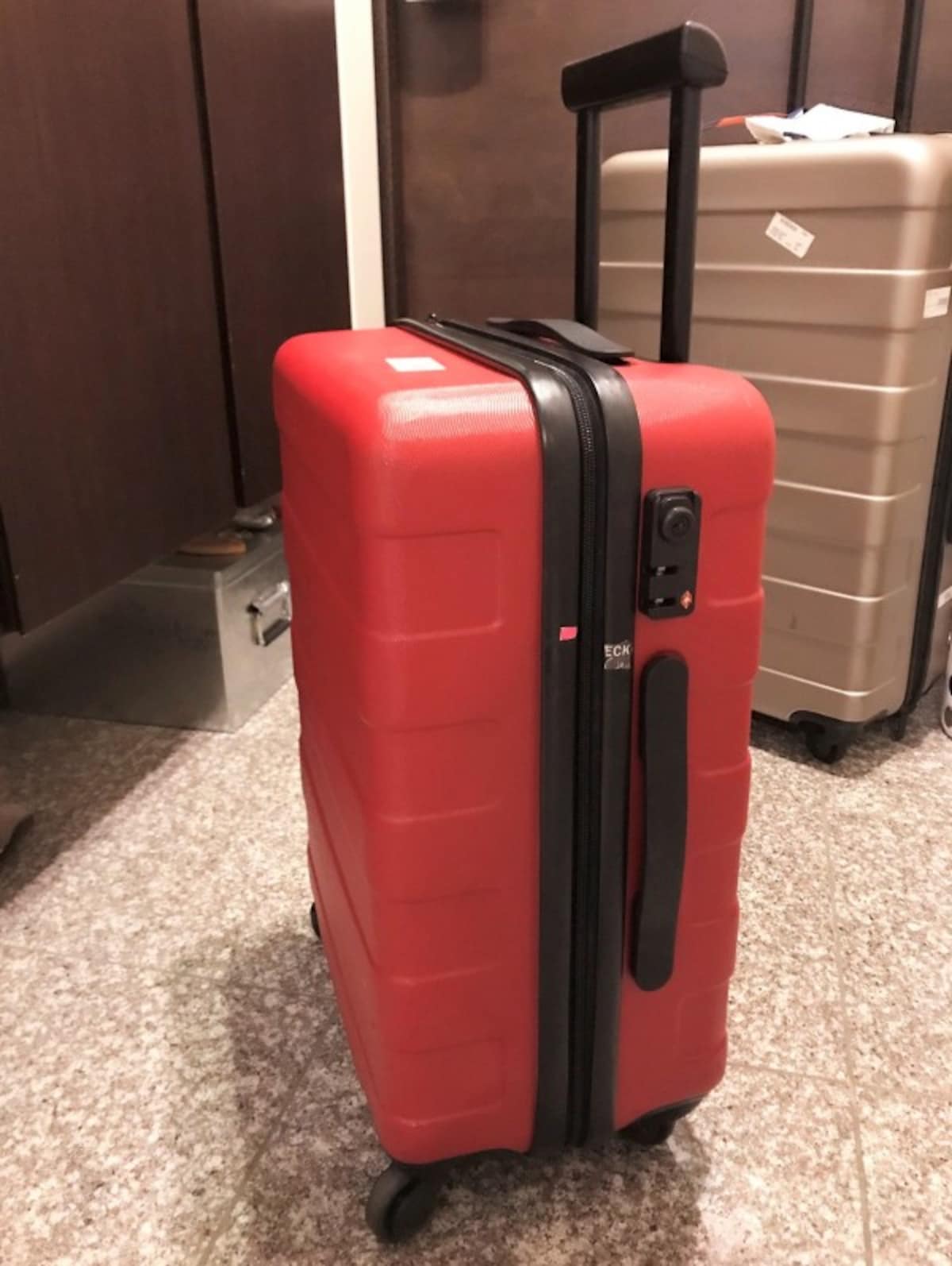 サイズや種類も豊富な無印のスーツケース！その評判は