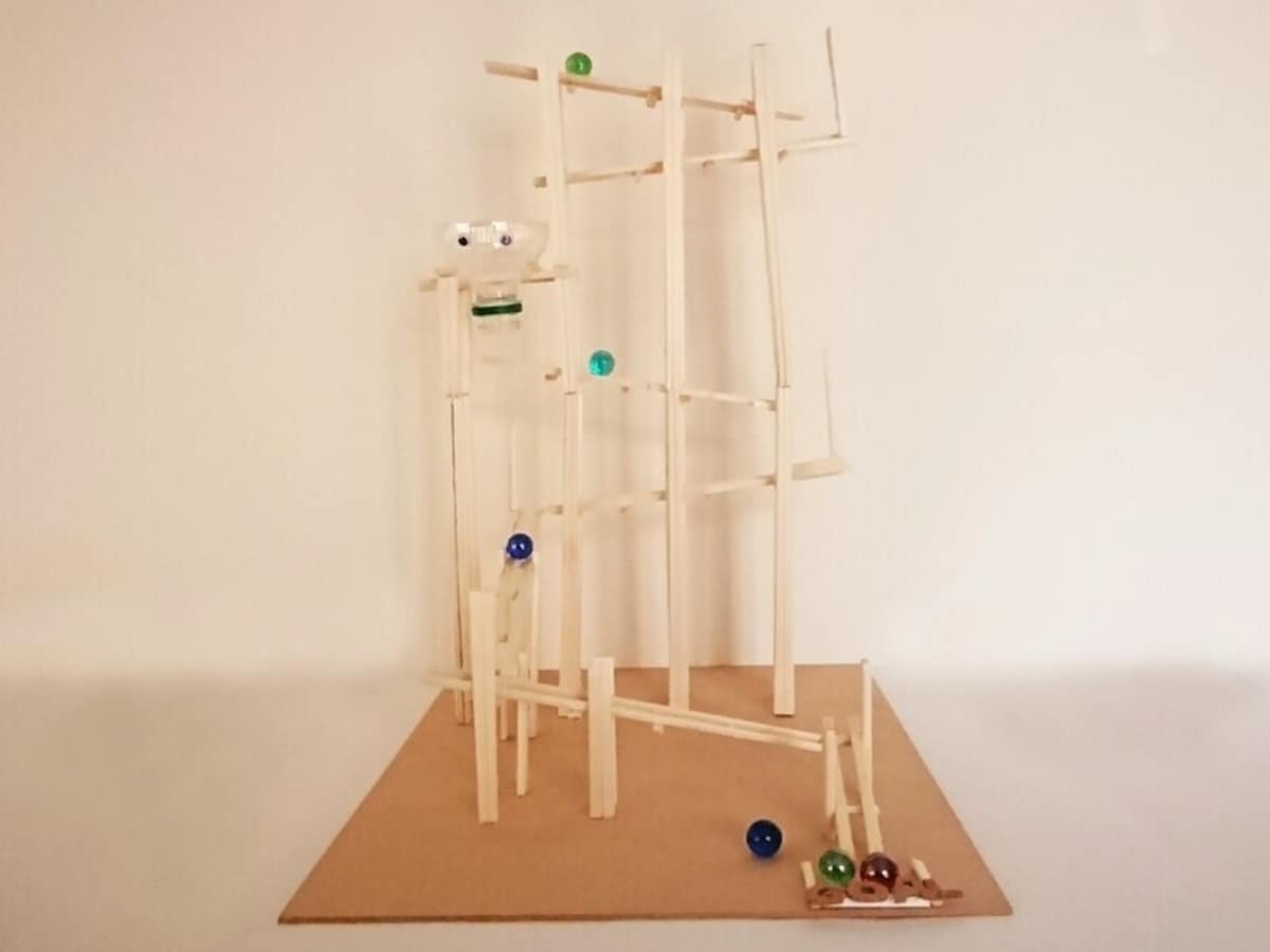 割り箸工作で「ビー玉コースター」を作る！