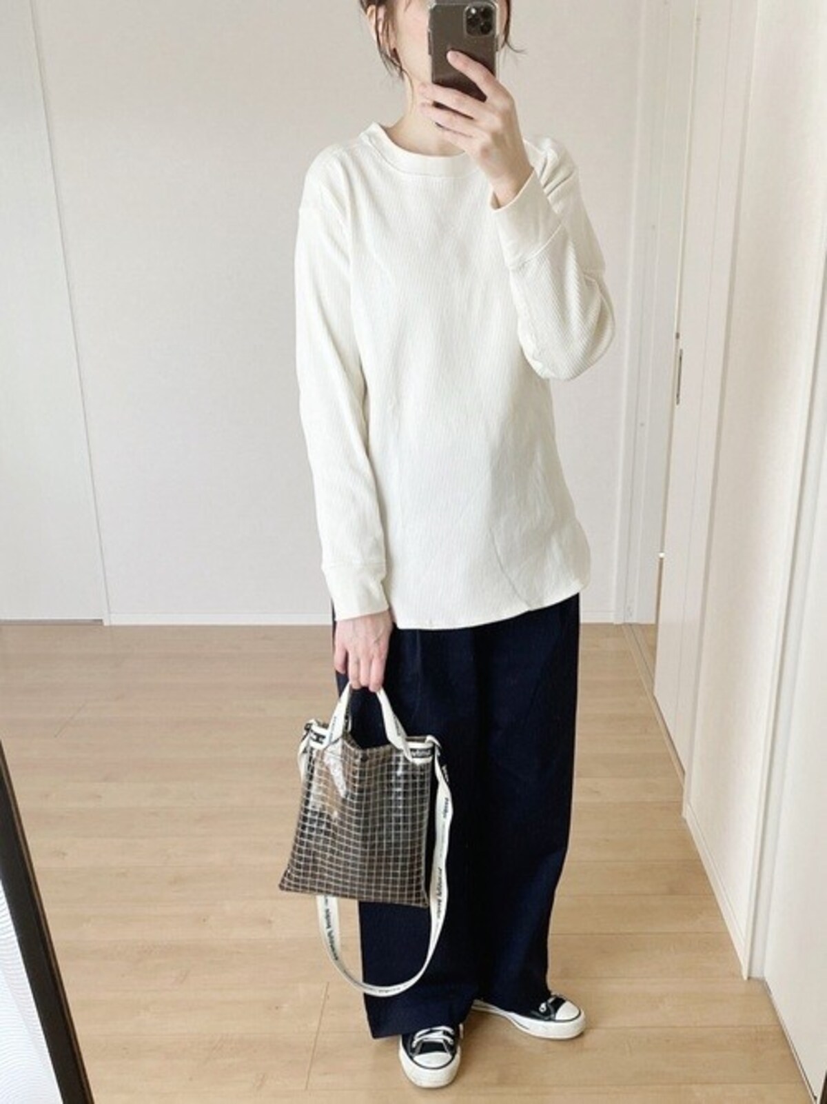 スタイリッシュなモノトーンで揃えれば気分もすっきり　出典：WEAR