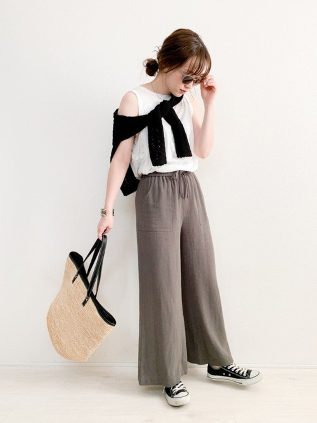 シンプルな大きめバッグは毎日のように使えて優秀　出典：WEAR