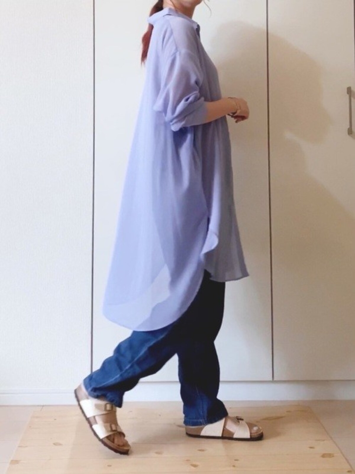 トレンドのシアー素材もブルーなら子供っぽくならず爽やか　出典：WEAR