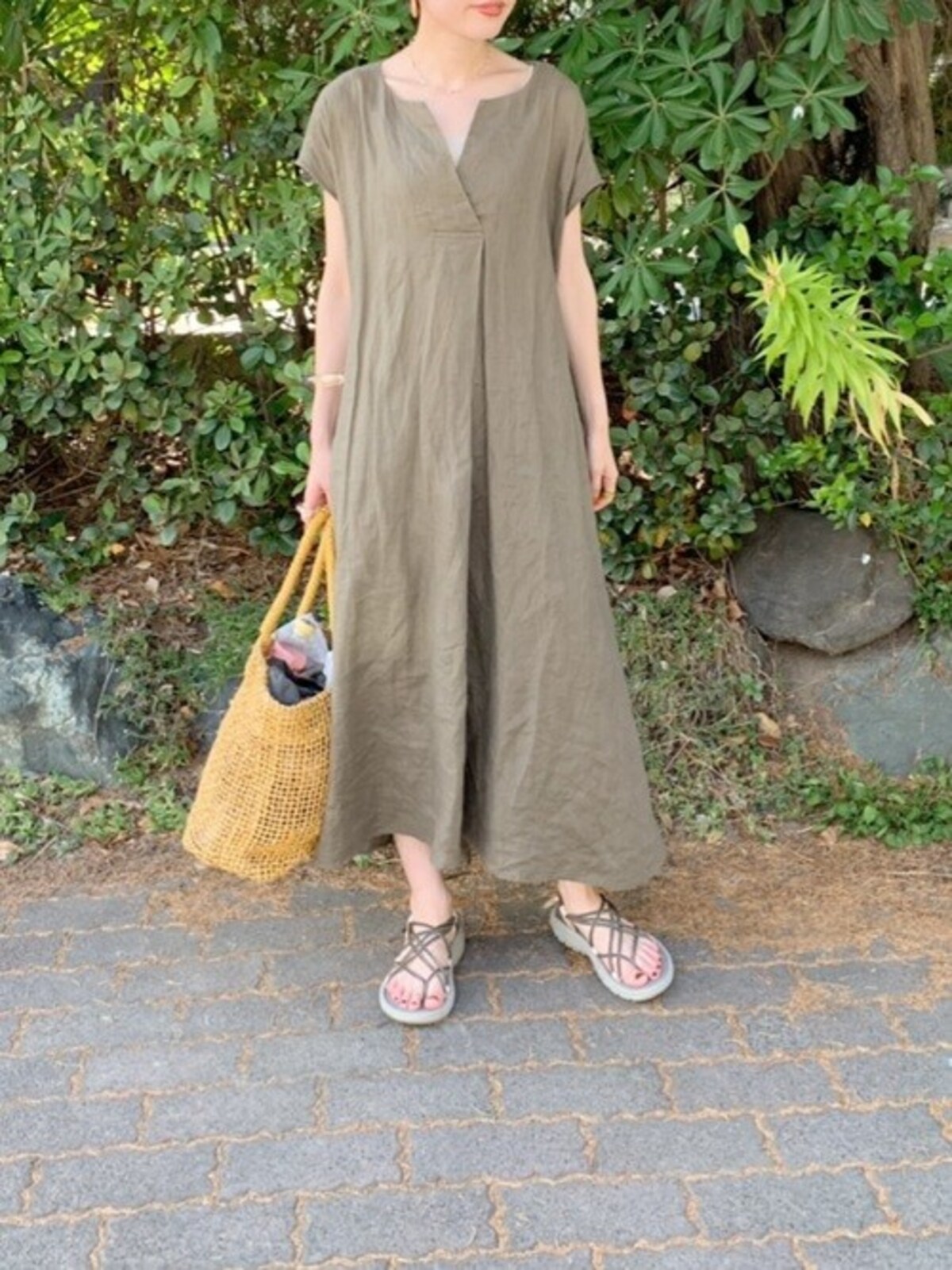 楽チンでたくさん歩けるので、旅行の時のコーデにも最適　出典：WEAR
