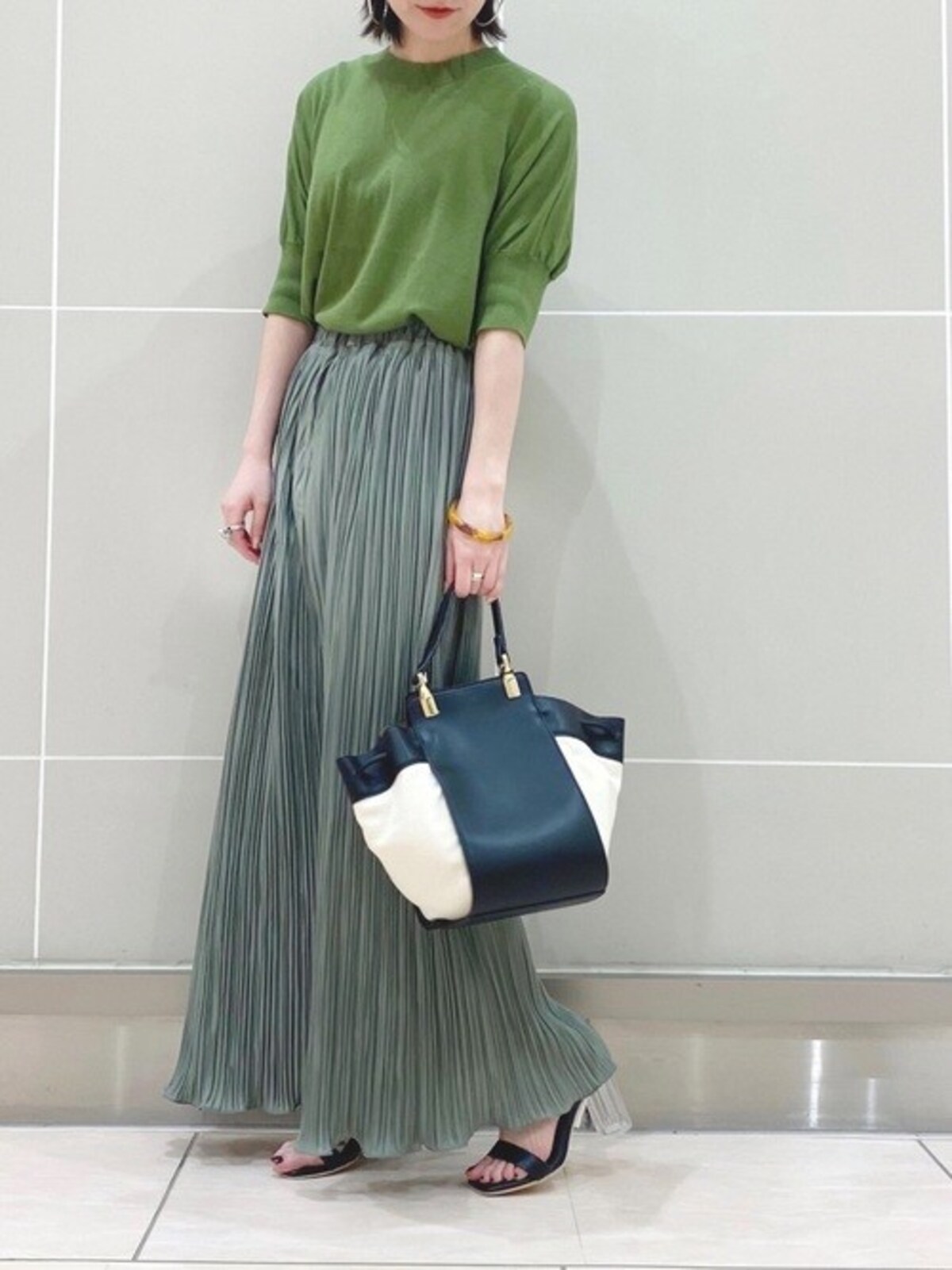 ブランドによっては「ギャザーパンツ」と呼ばれているものも　出典：WEAR