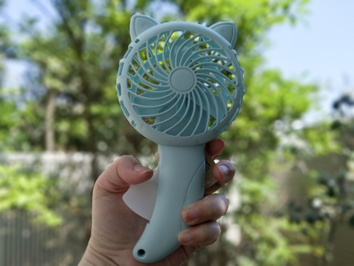 ハンディファン・ミニ扇風機100均ダイソー　猫耳タイプ