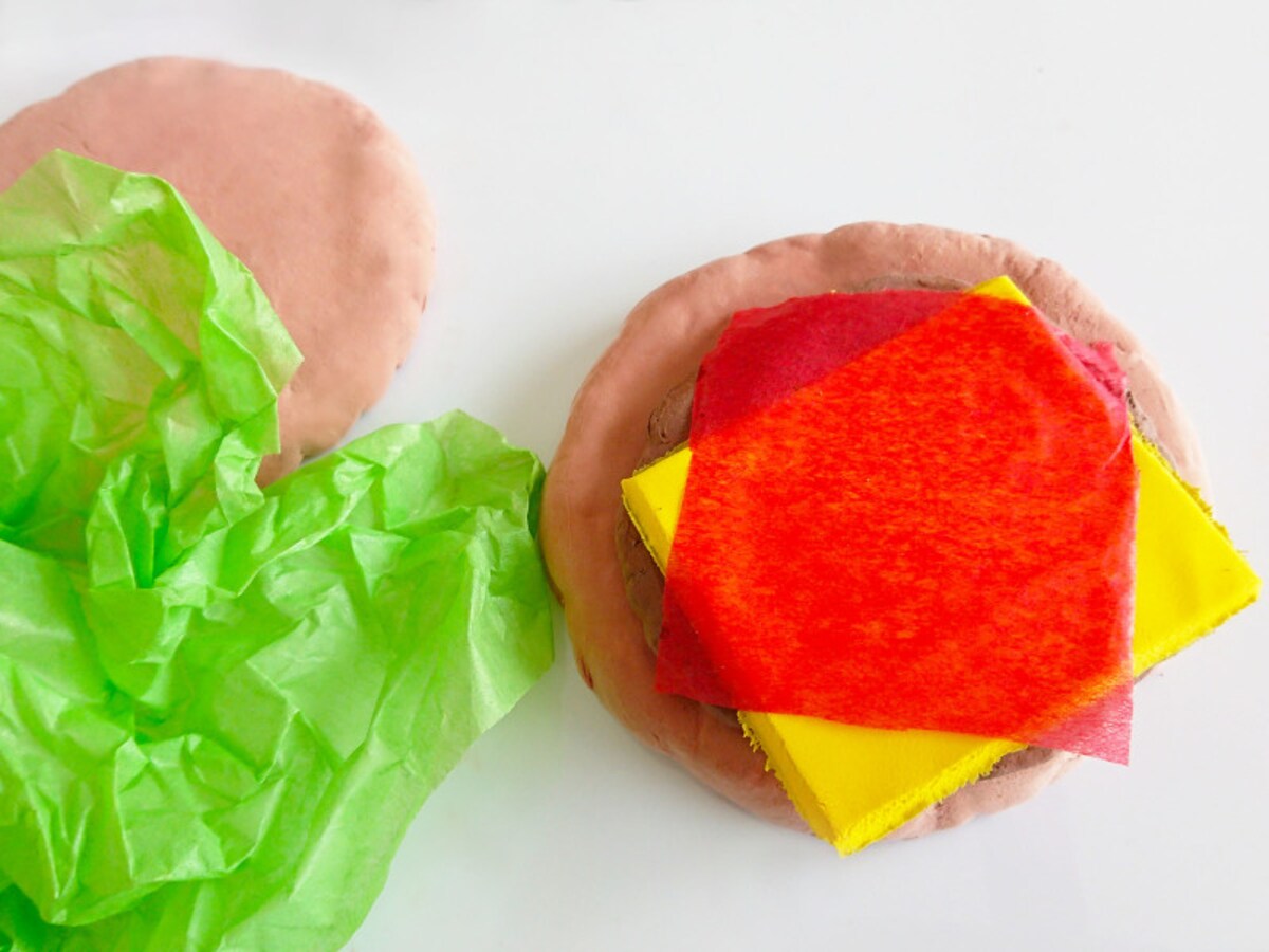 おうちでハンバーガー屋さんごっこ 軽量紙粘土工作