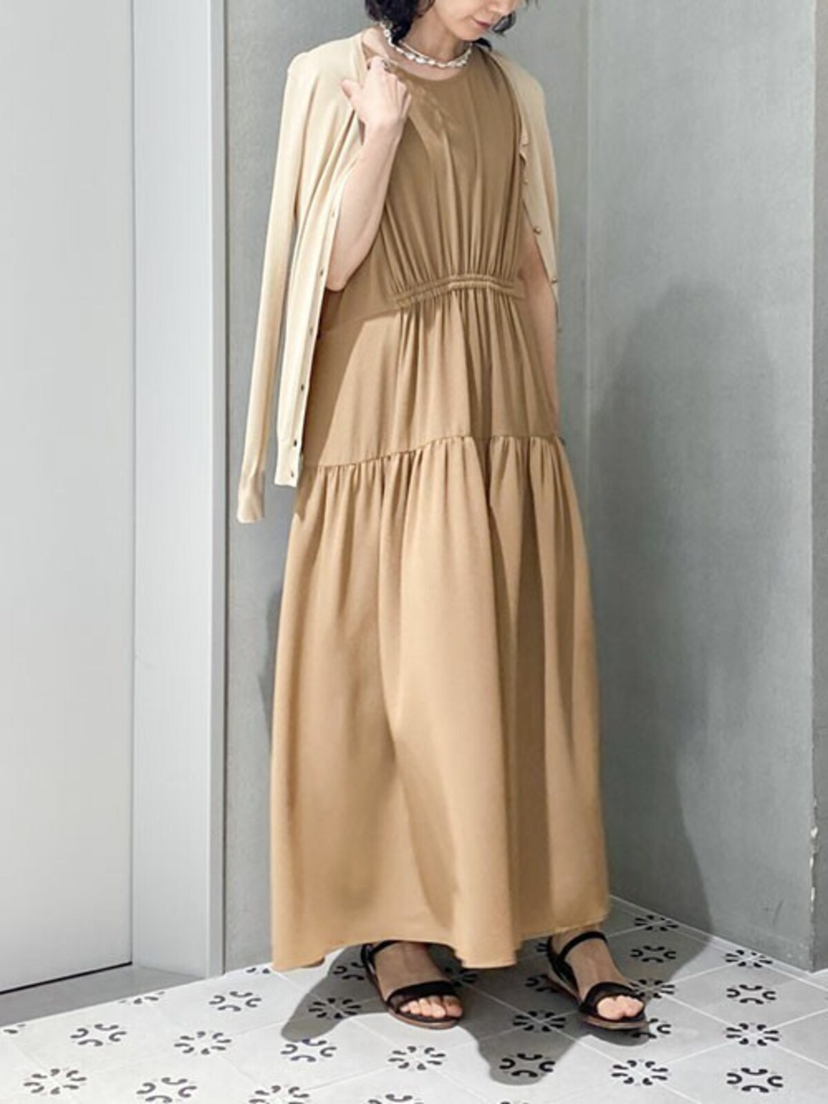 甘くも辛口にも仕上げられるコーデの幅広さが優秀　出典：WEAR