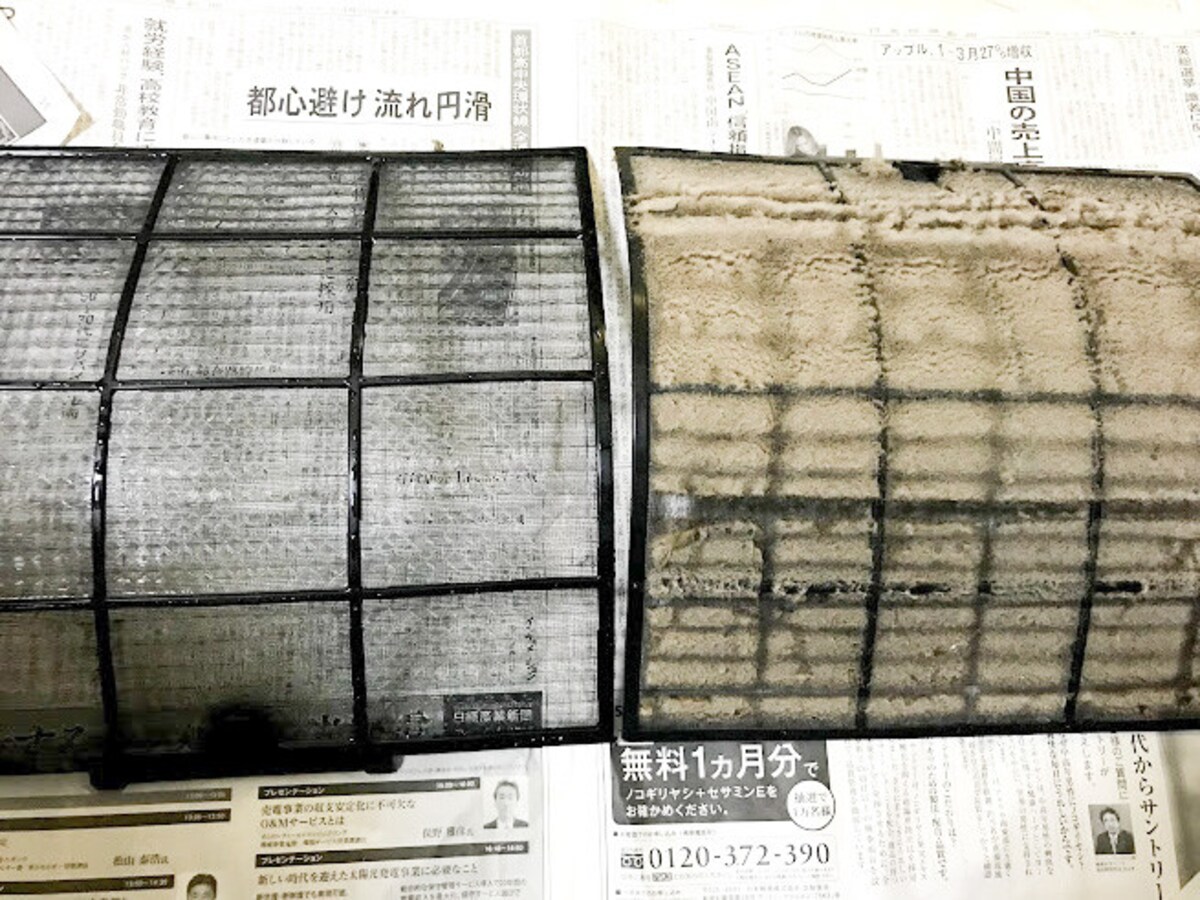 エアコンのフィルター掃除左が掃除後、右が掃除前のホコリだらけのフィルター