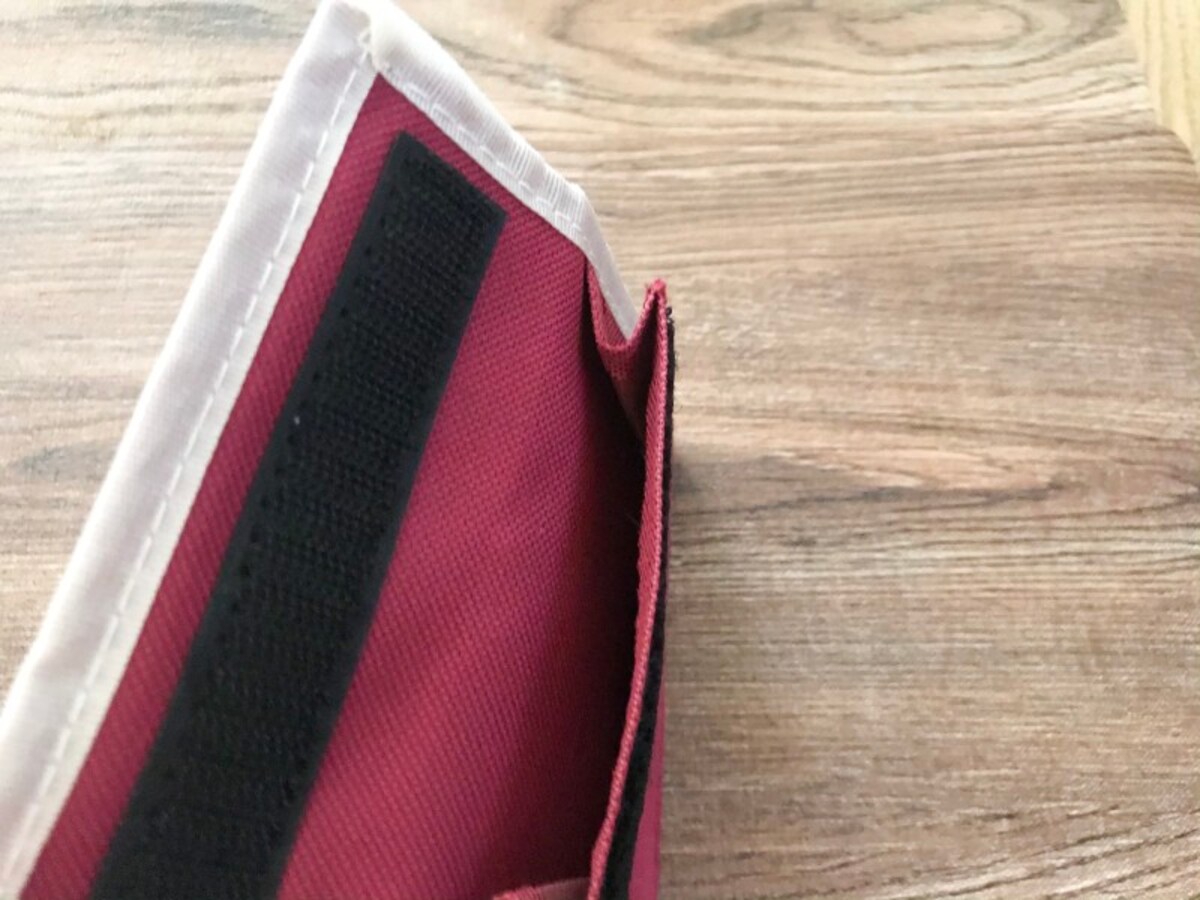 100 円ショップキャンドゥの財布小銭入れ部分