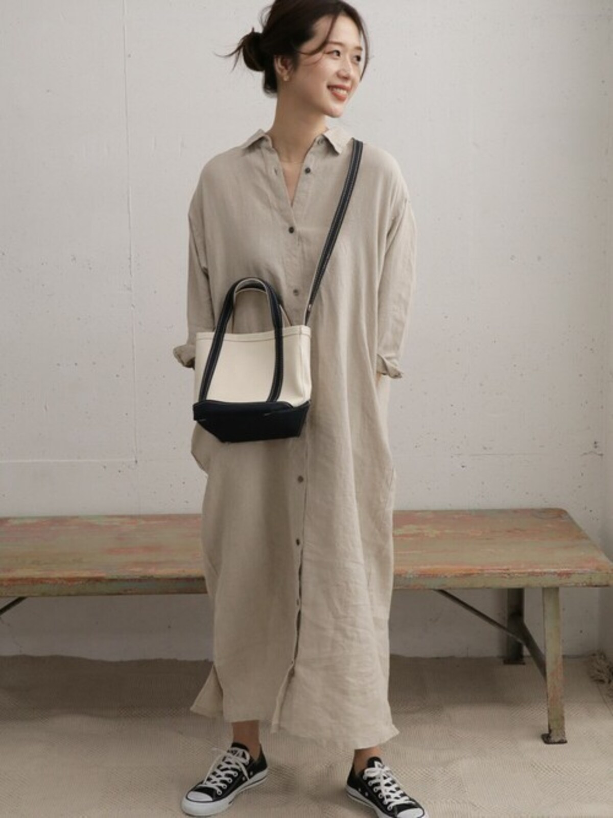 面積の大きいロングワンピに合わせるとアクセントにもなってくれます　出典：WEAR