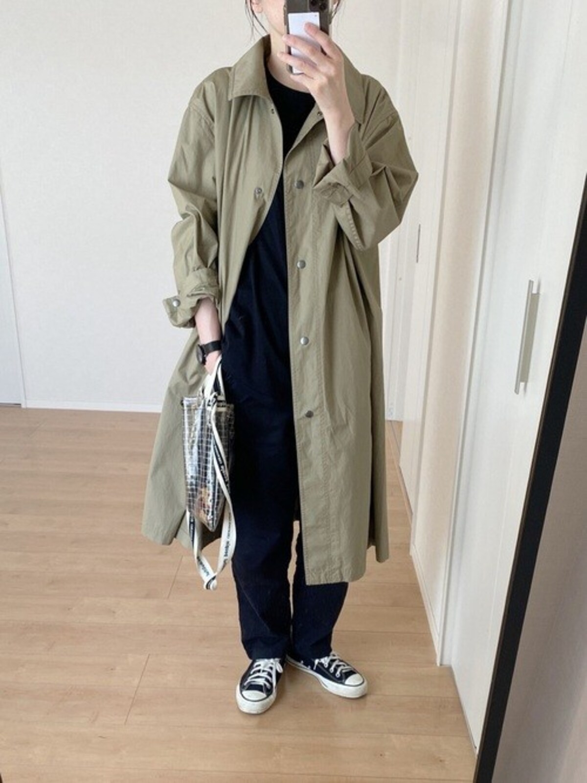 ライトなロングアウターは一枚あるととっても便利　出典：WEAR