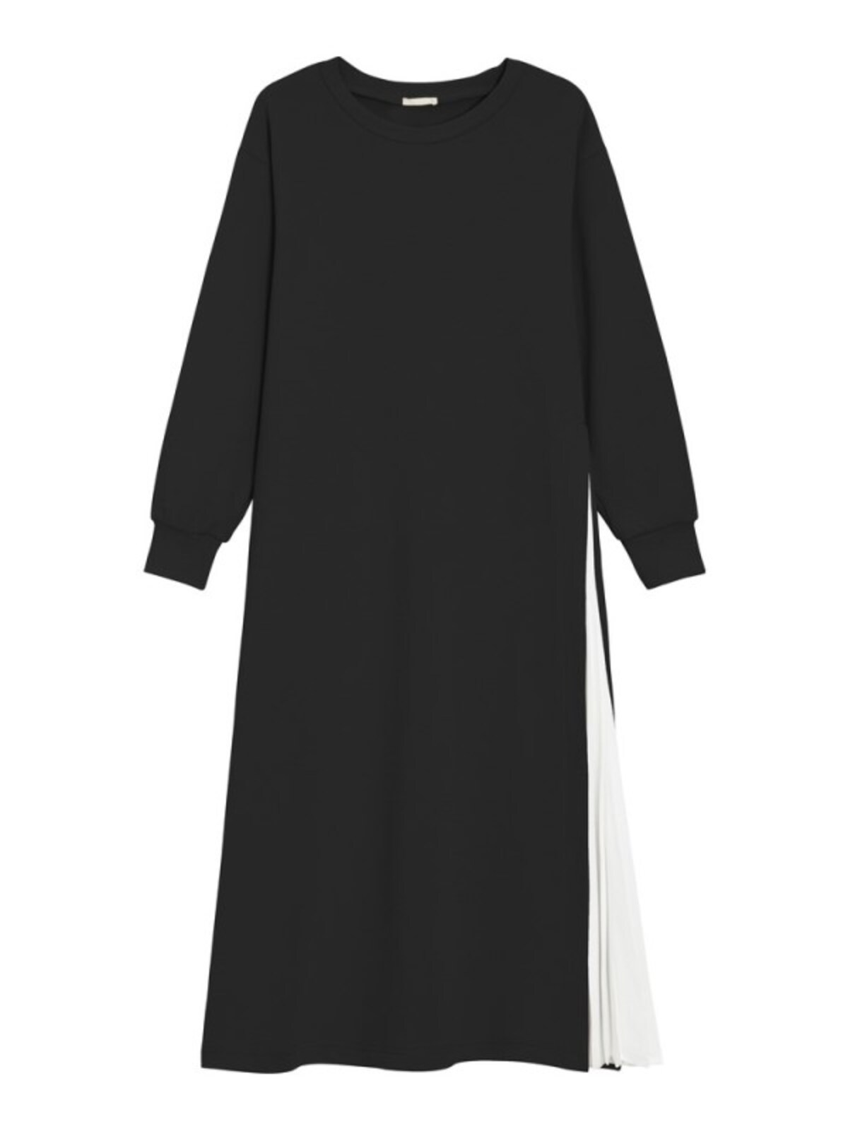 GU  フハクコンビネーションワンピース  2490円（税抜）