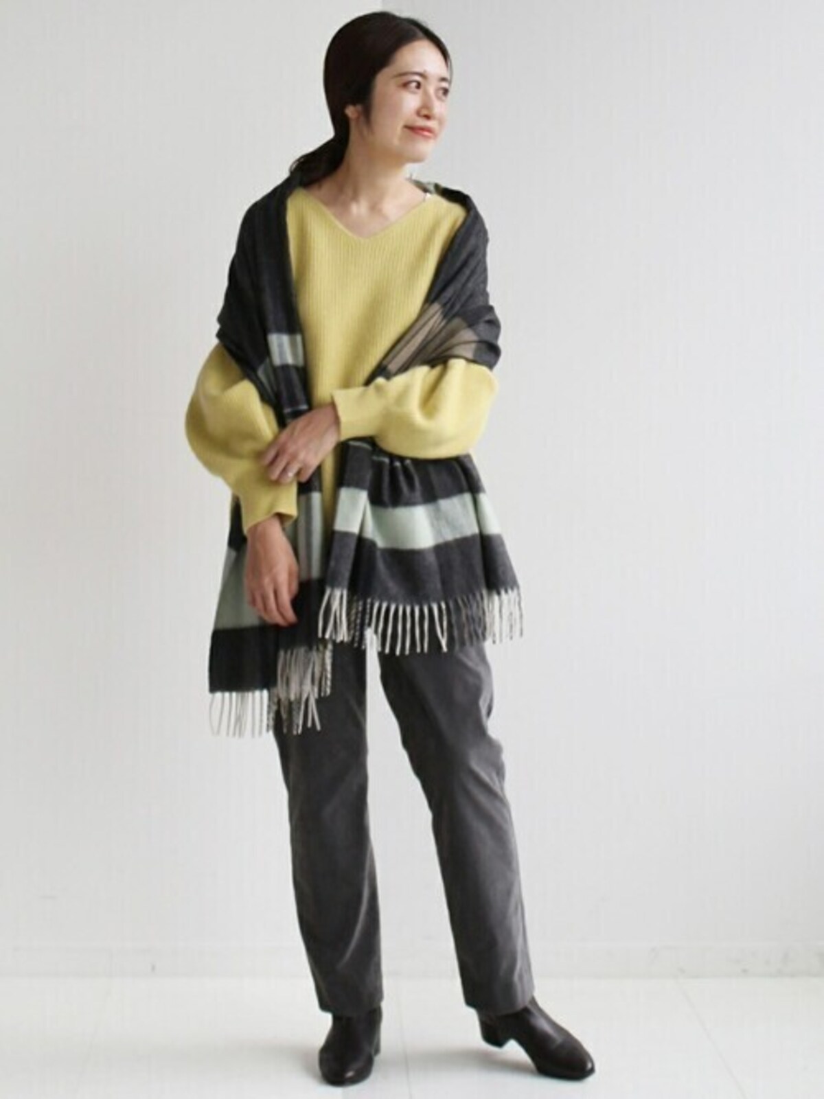 冬こそ鮮やかなきれい色を取り入れて　出典：WEAR