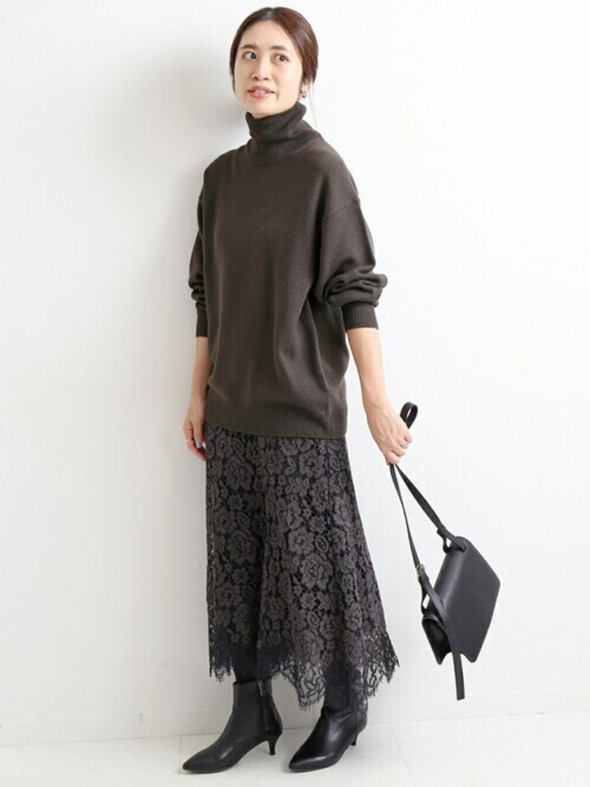 華やかなスカートなら気分も上げてくれますし、意外に着まわせてコスパも◎　出典：WEAR