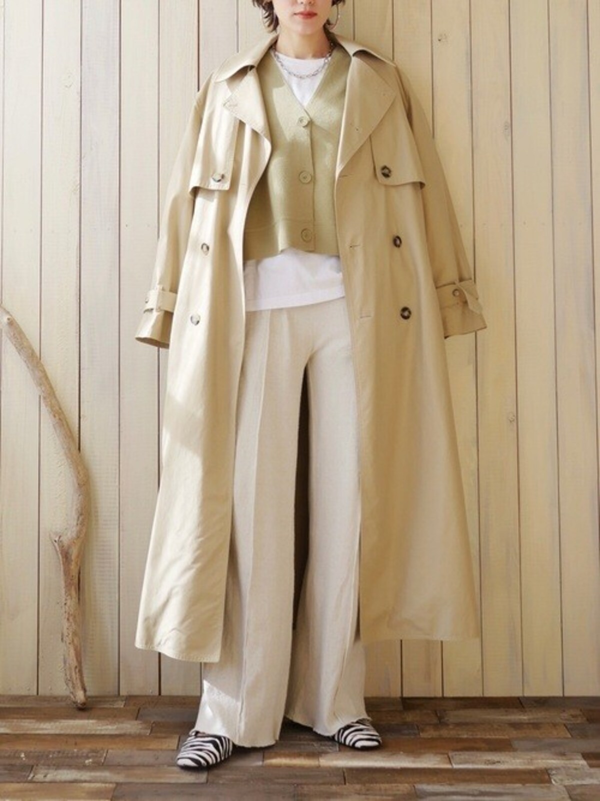 グリーンが春らしいユニクロ新作カーデはインナーにも◎　出典：WEAR