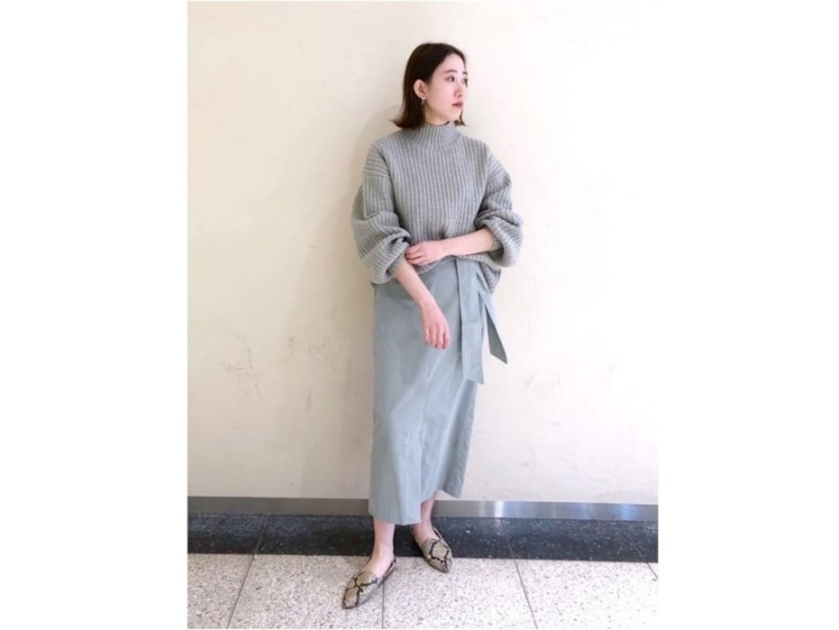 きれいめな印象に仕上がる「ナロースカート」は大人の女性に一押し　出典：WEAR