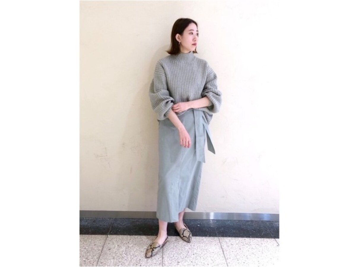 きれいめな印象に仕上がる「ナロースカート」は大人の女性に一押し　出典：WEAR