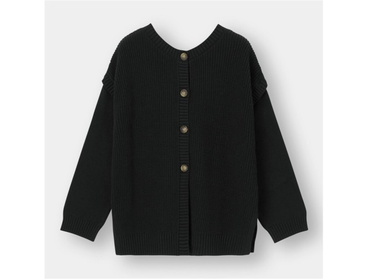 GU  マルチウェイニットカーディガン  2490円（税抜）