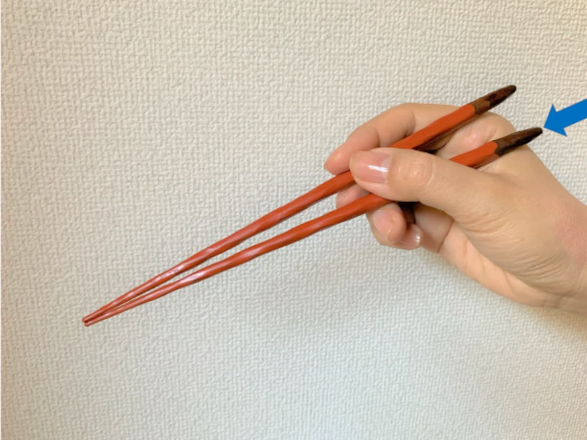 正しい箸の持ち方を簡単にマスターする方法４