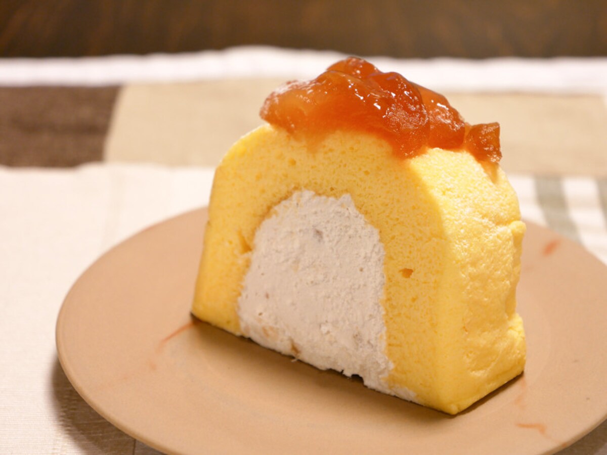 週末限定の「掃部山（かもんやま）ロール」。季節によって味が変化します（画像は冬季のリンゴ）