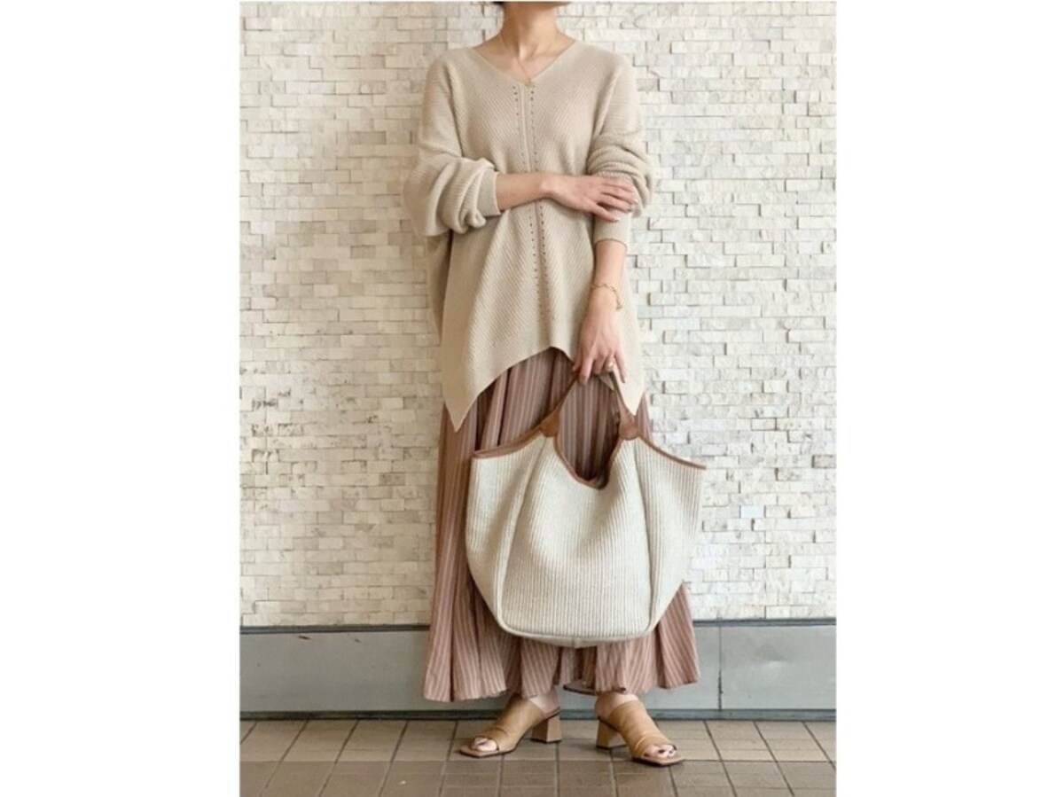 【OKコーデ】甘めコーデこそ「今っぽさ」が必要です　出典：WEAR