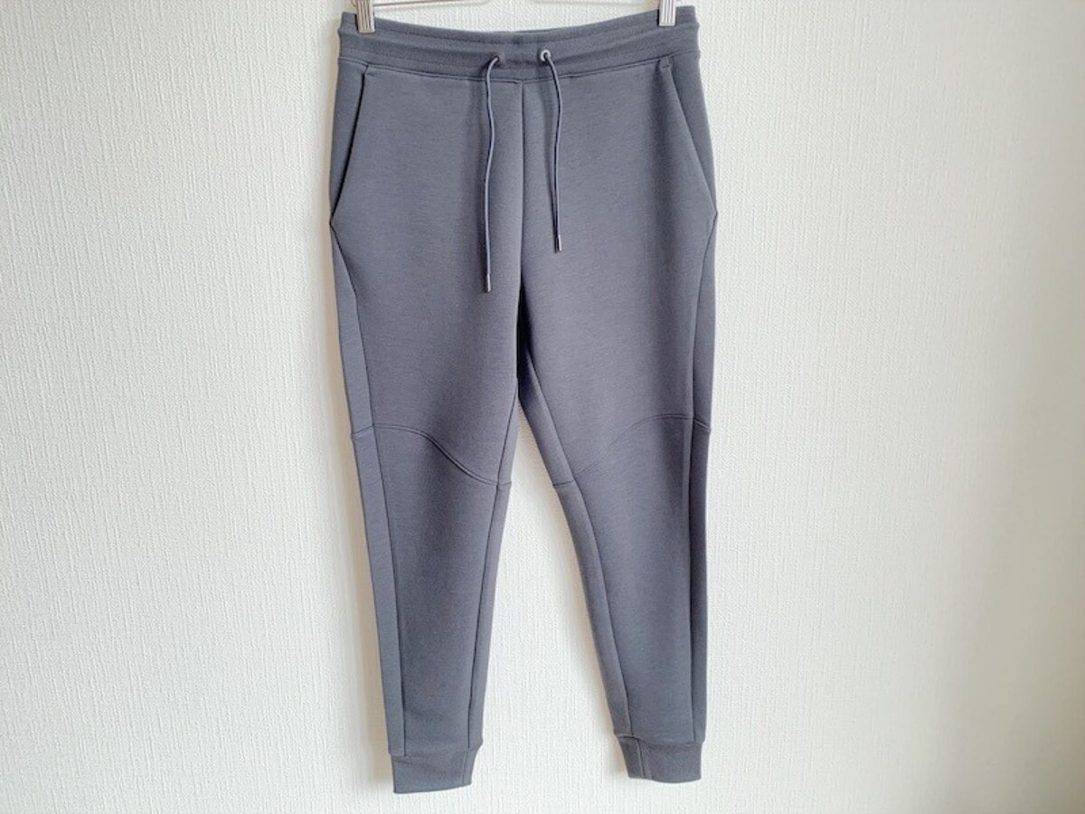 ユニクロ　ドライスウェットパンツ　3990円（税込）