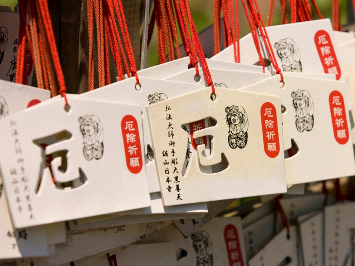神社とお寺は六曜に関係がなく、また日本の仏教の宗派は六曜を迷信として否定しているため、お祓いをしても問題ありません