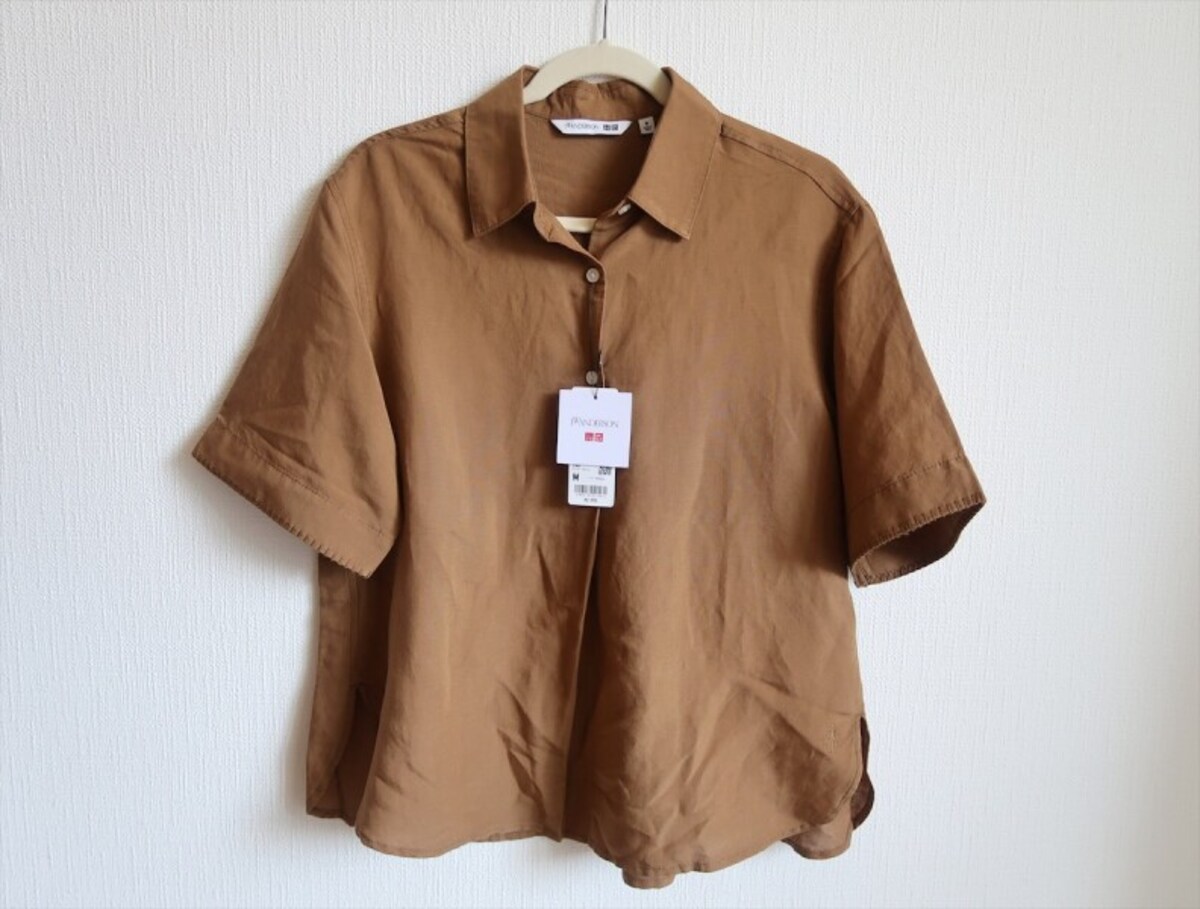 ユニクロ　リネンブレンドプルオーバーシャツ　2990円（税抜）