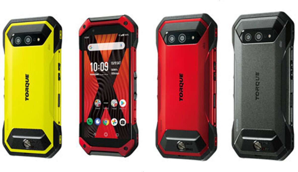 京セラの5G対応タフスマートフォン「TORQUE 5G」。左からイエロー、レッド、ブラック