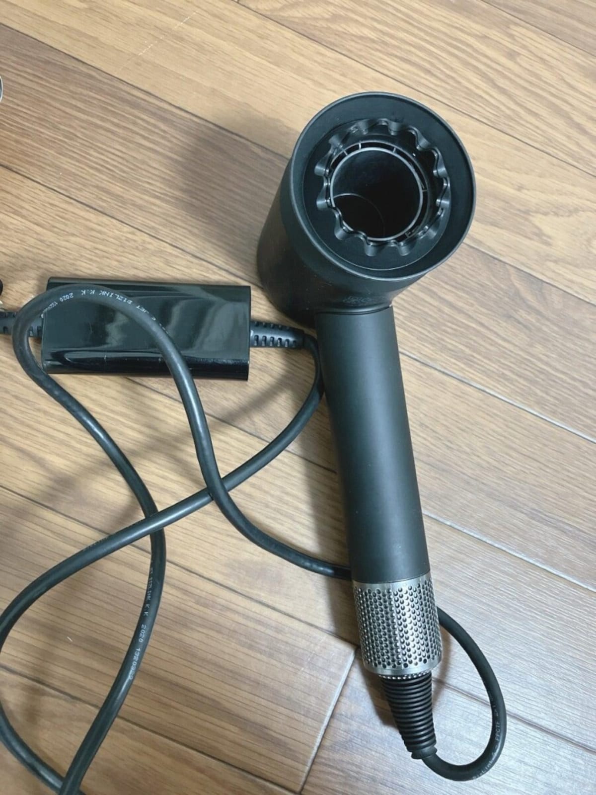 ダイソンの「Dyson Supersonic」は「髪が潤って、指通りもなめらかに」