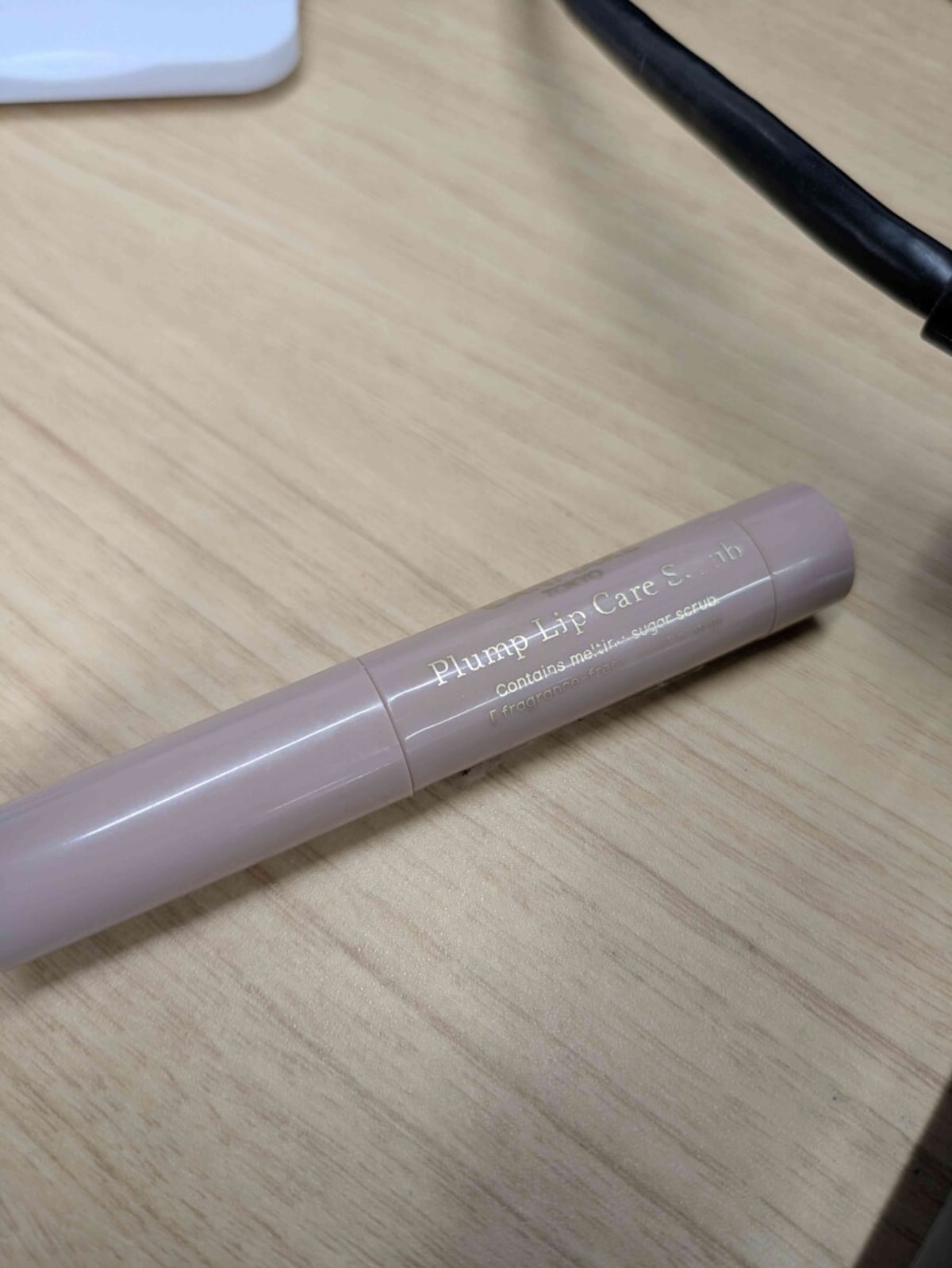 キャンメイクの「プランプリップケアスクラブ 01 クリア」は清涼感のある使い心地