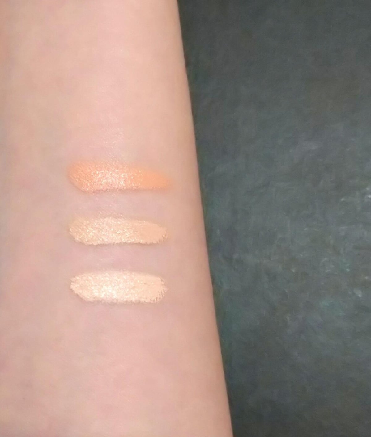 キャンメイクの「カラーミキシングコンシーラー 03」はチップ&ブラシ付きで使いやすい