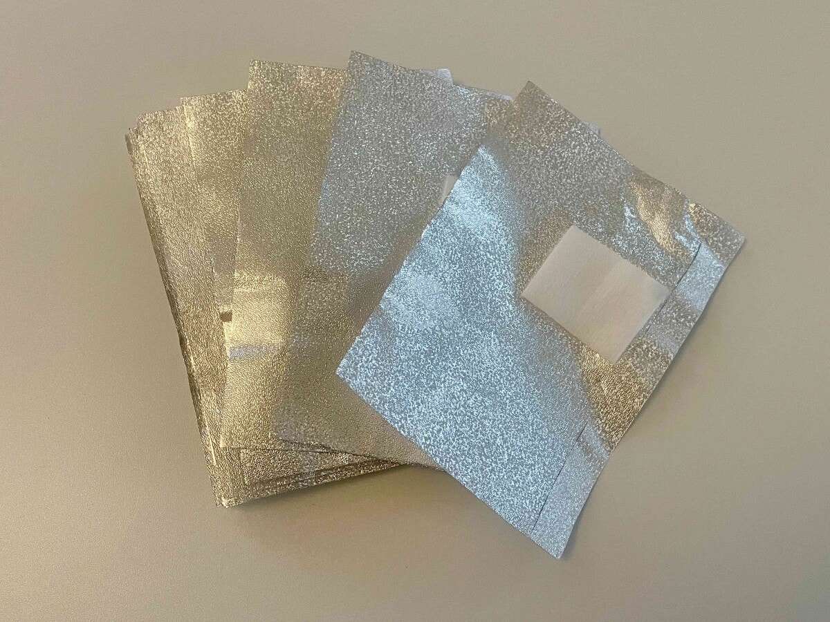 ダイソー「ジェルネイルオフホイル」は110円（税込）で20枚入