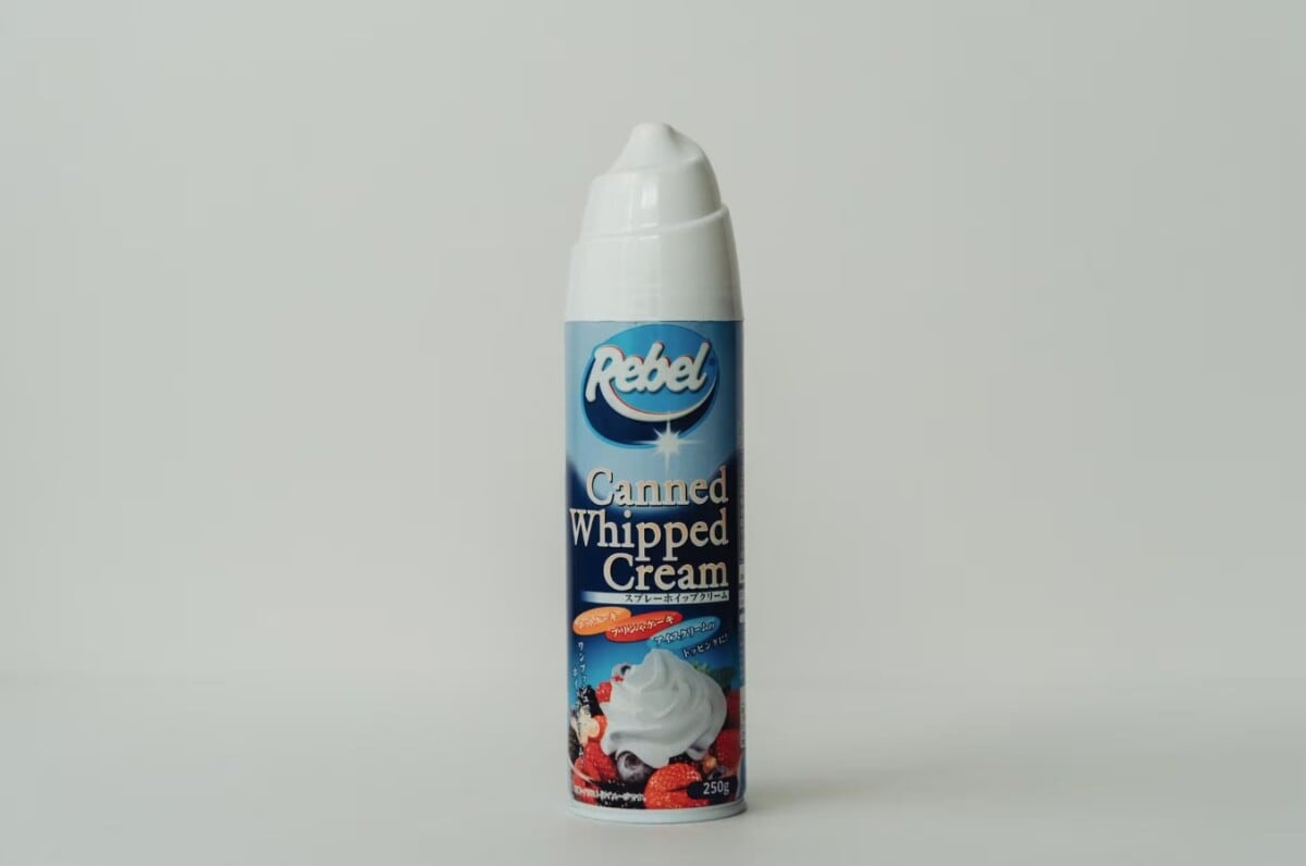 業務スーパー「スプレーホイップクリーム」のパッケージ