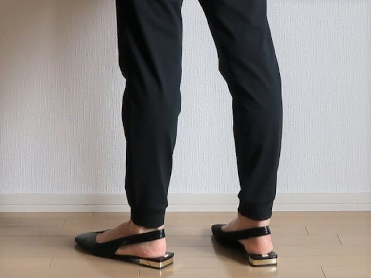 【NG】裾が絞られているパンツは、熱がこもりやすく暑いです