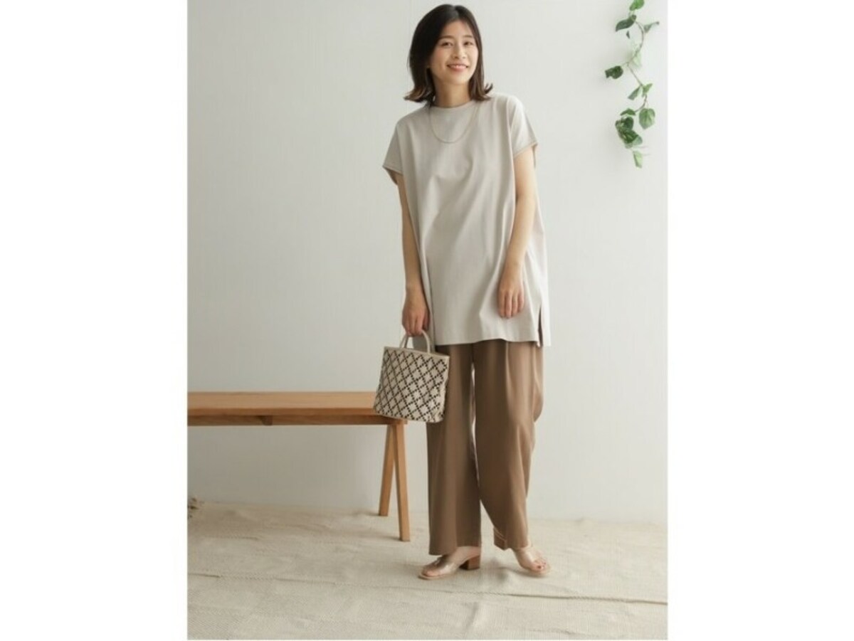 【OKコーデ】中から腕が抜けるように、袖口や身幅にゆとりがあるものがおすすめ　出典：WEAR