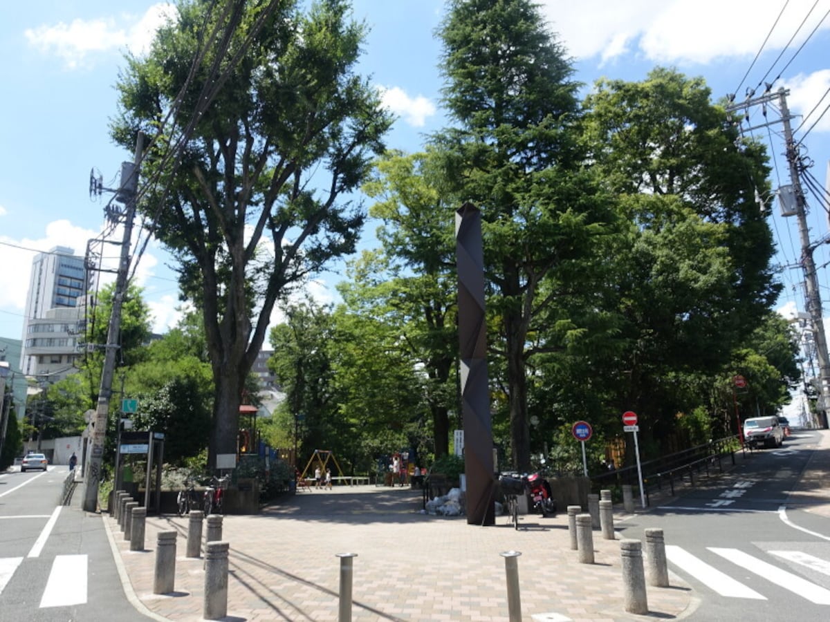 園内には湧き水の池もあり、自然あふれる公園です。