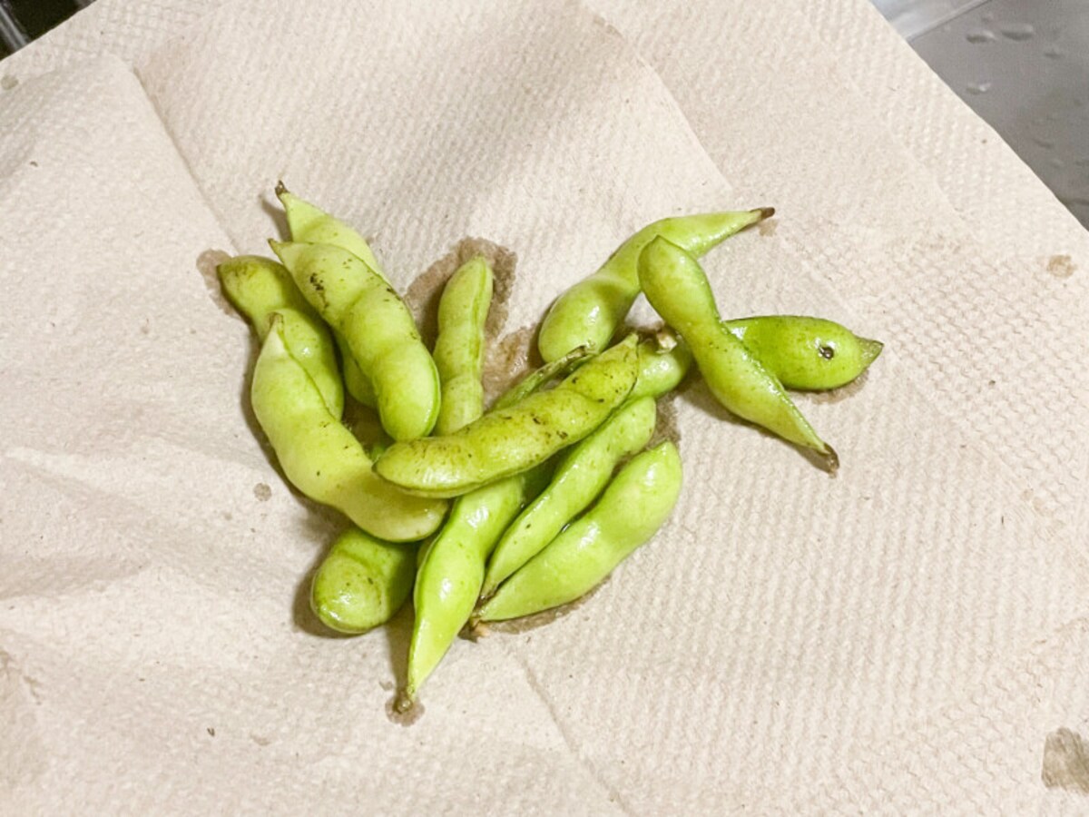 枝豆の冷凍保存方法　水を拭き取る