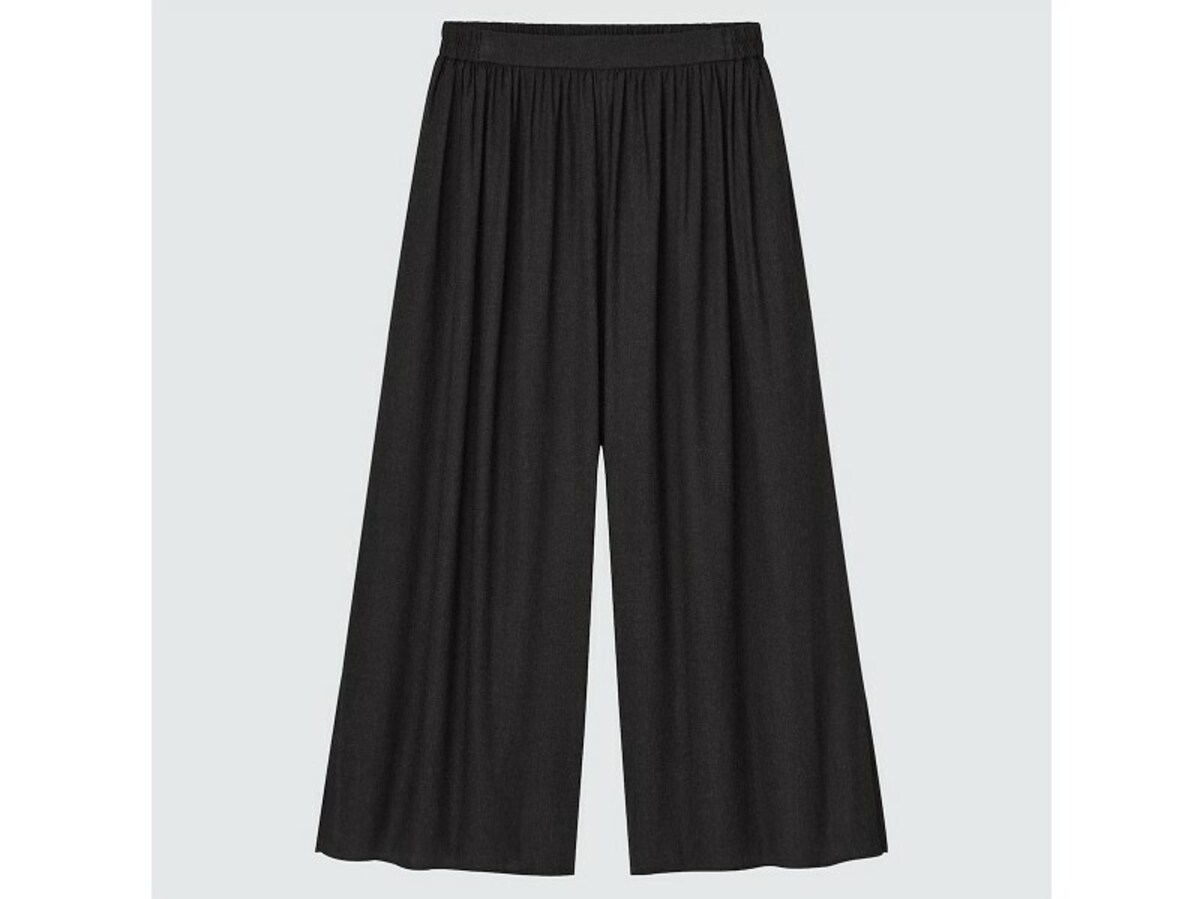 ユニクロ　ギャザースカートパンツ　2990円（税込）