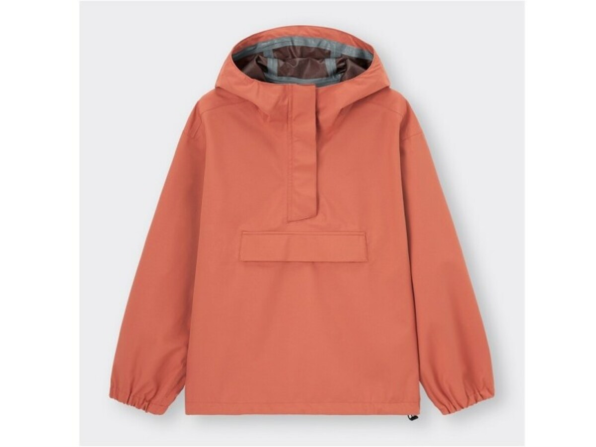 GU  マルチブロックアノラックパーカ  3990円（税込）