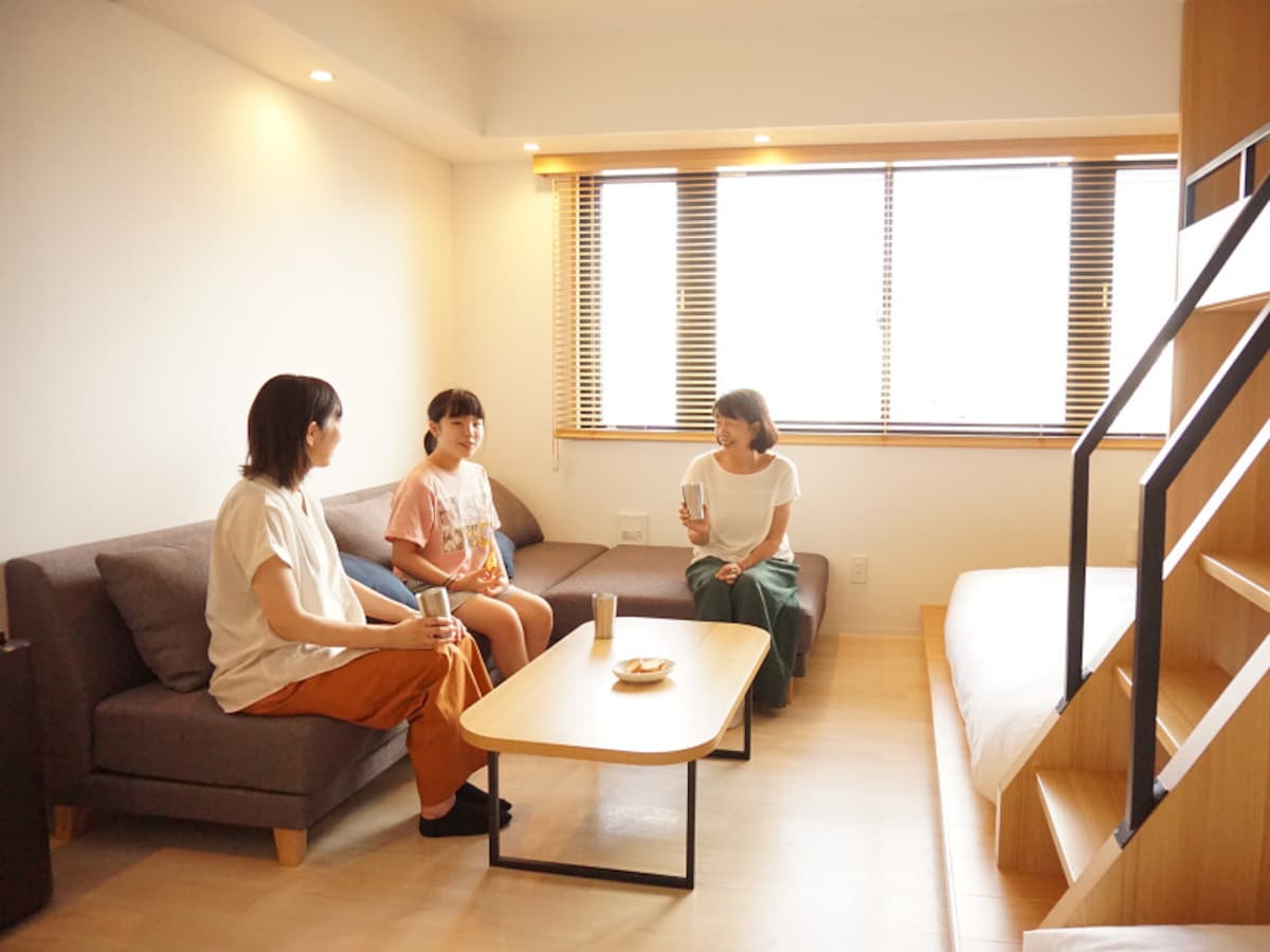 「FAV HOTEL TAKAYAMA」で3世代旅行。くつろぎスペースも広々