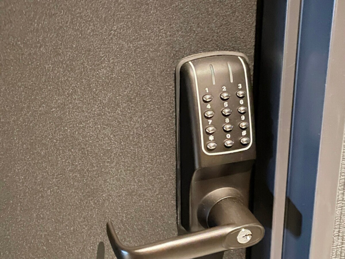 カードキー不要の暗証番号式の客室ロック