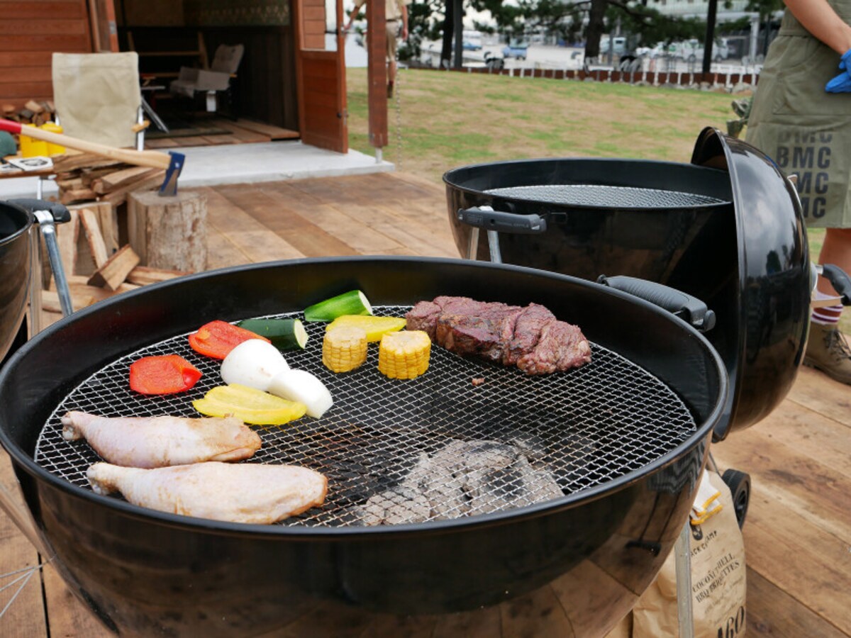 フタ付BBQグリル「WEBER（ウェーバー）」完備