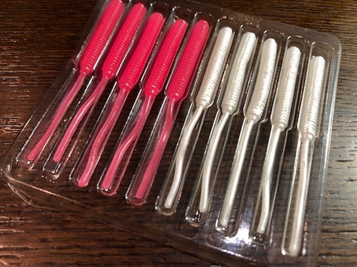 ダイソーの釣具「ピンテールワーム」の中身