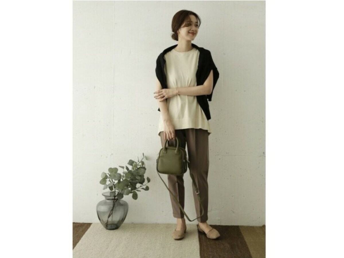 【OKコーデ】カーディガンなど体温調整もできて秋らしさもあるアイテムをプラス　出典：WEAR