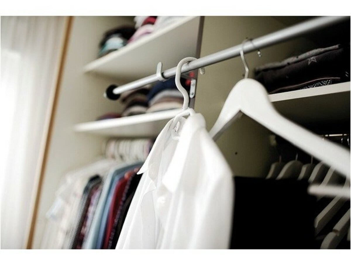 ついつい増えてしまう洋服は、秋冬の衣替えの前に整理するのがおすすめです