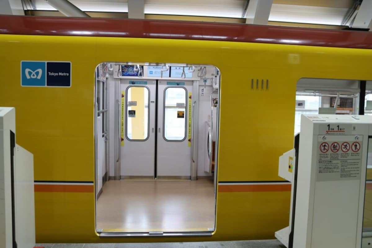 ぞろ目車両1111