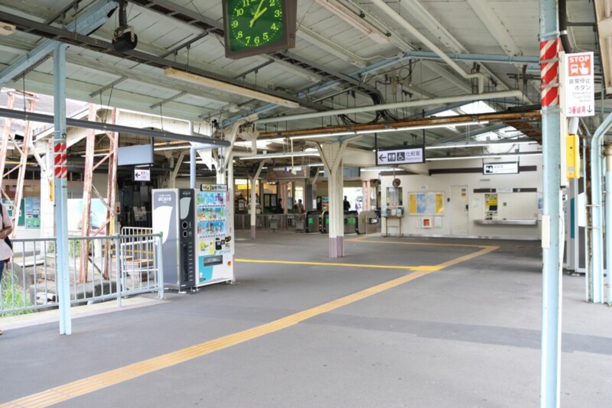 段差のない横須賀駅構内