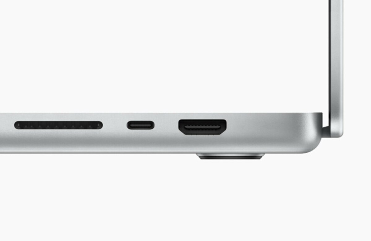 MacBook Proに搭載したHDMIやSDカードスロット