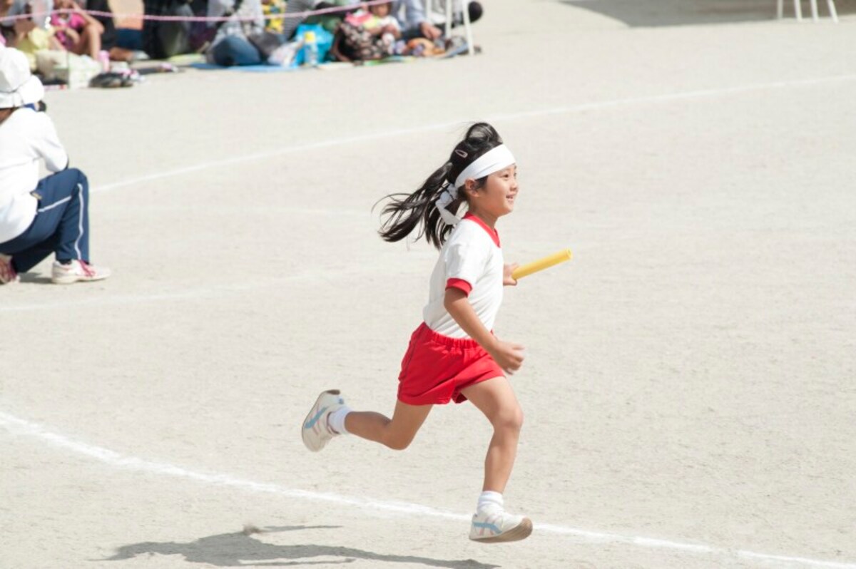 子どもの運動会で、周りの子と比べ、わが子が速い、遅いと一喜一憂する親も少ないでしょう